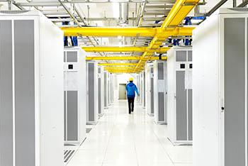 Baureinigung - Bauzwischen- & Bauschlussreinigung im Serverraum, DataCenter, Rechenzentrum (RZ)