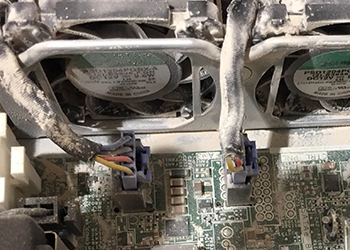 Baustaub Server Staub Serverraum