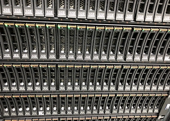 Edge-Rechenzentrum für Edge-Computing, Informatik, Digitalisierung, Colocation und zentralen Anwendungen