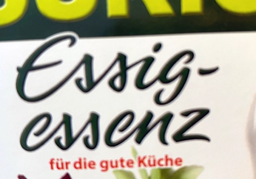 Mit Essigessenz und klarem Wasser und 5% Säure Kalk entfernen